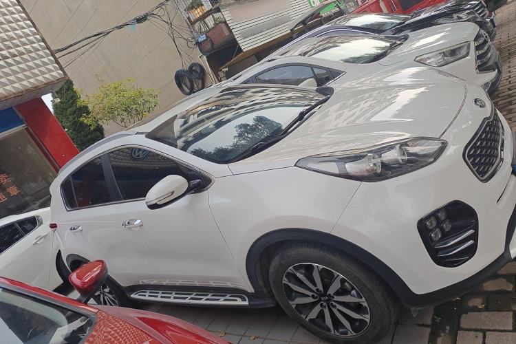Used Kia KX5 2017 1.6T Automatic Two-Wheel Drive 15th Anniversary Special Edition DLX Exterior 2