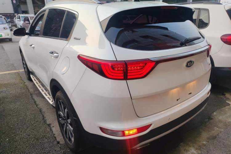Used Kia KX5 2017 1.6T Automatic Two-Wheel Drive 15th Anniversary Special Edition DLX Exterior 2