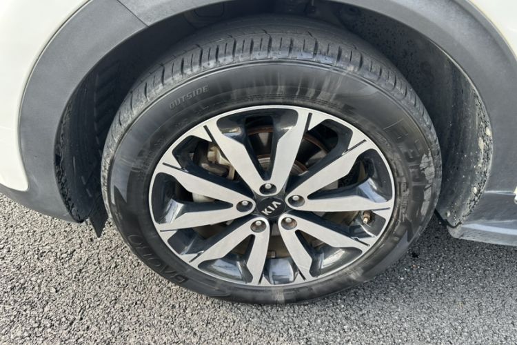 Used Kia KX5 2017 1.6T Automatic Two-Wheel Drive 15th Anniversary Special Edition DLX Exterior 2