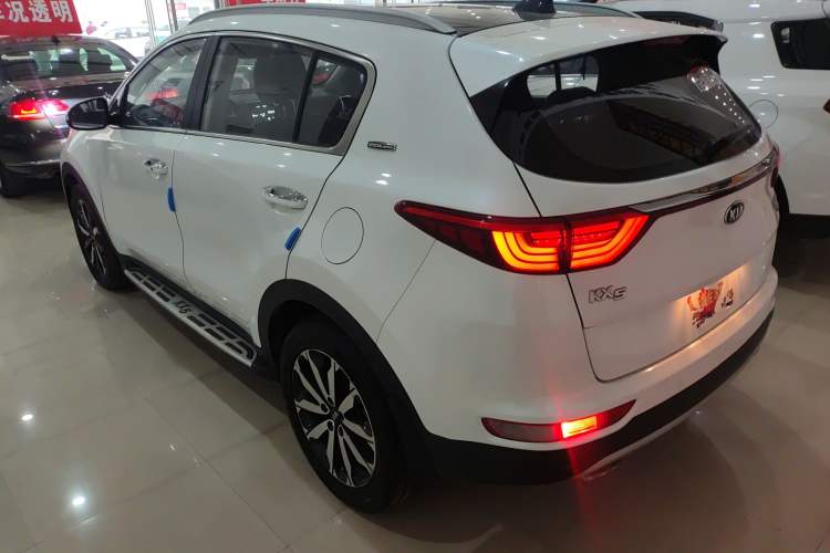 Used Kia KX5 2017 1.6T Automatic Two-Wheel Drive 15th Anniversary Special Edition DLX Exterior 2