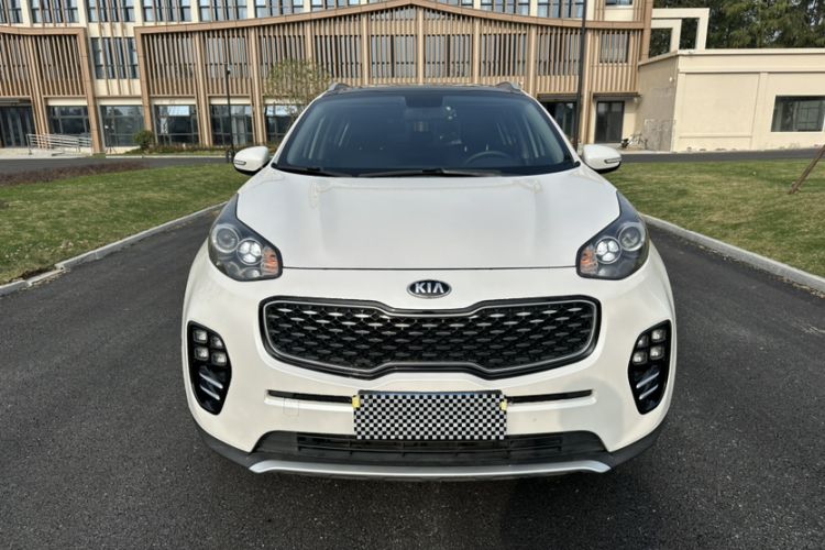 Used Kia KX5 2017 1.6T Automatic Two-Wheel Drive 15th Anniversary Special Edition DLX Exterior 3