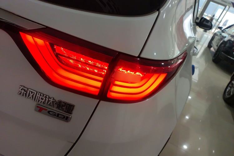 Used Kia KX5 2017 1.6T Automatic Two-Wheel Drive 15th Anniversary Special Edition DLX Exterior 3