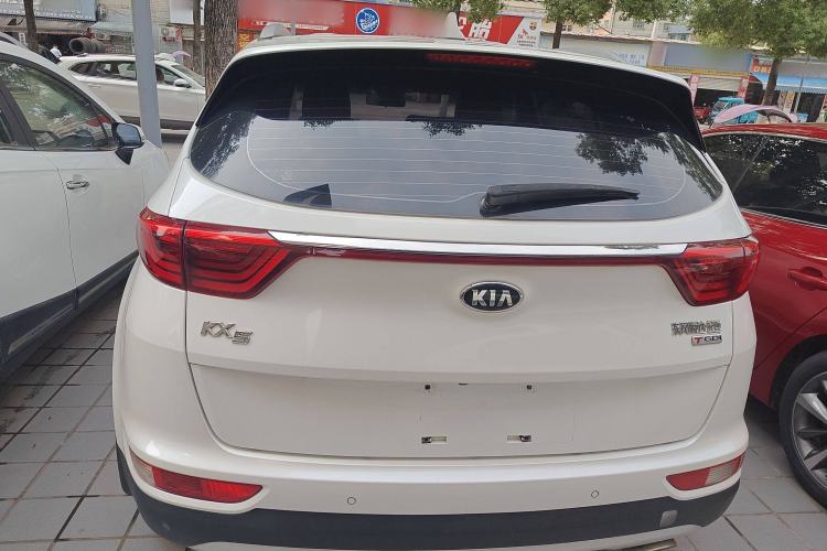 Used Kia KX5 2017 1.6T Automatic Two-Wheel Drive 15th Anniversary Special Edition DLX Exterior 4