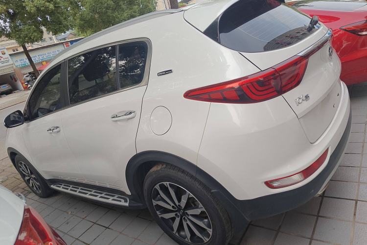 Used Kia KX5 2017 1.6T Automatic Two-Wheel Drive 15th Anniversary Special Edition DLX Exterior 5