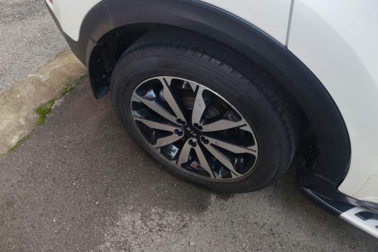 Used Kia KX5 2017 1.6T Automatic Two-Wheel Drive 15th Anniversary Special Edition DLX Exterior 5