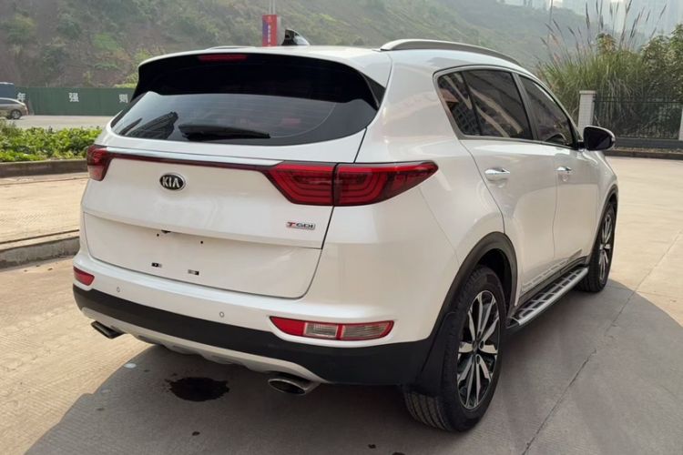Used Kia KX5 2017 1.6T Automatic Two-Wheel Drive 15th Anniversary Special Edition DLX Exterior 7