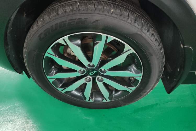 Used Kia KX5 2017 1.6T Automatic Two-Wheel Drive 15th Anniversary Special Edition DLX Exterior 7