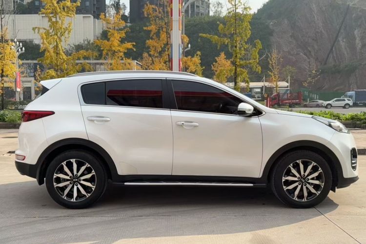 Used Kia KX5 2017 1.6T Automatic Two-Wheel Drive 15th Anniversary Special Edition DLX Exterior 8