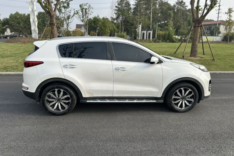 Used Kia KX5 2017 1.6T Automatic Two-Wheel Drive 15th Anniversary Special Edition DLX Exterior 9