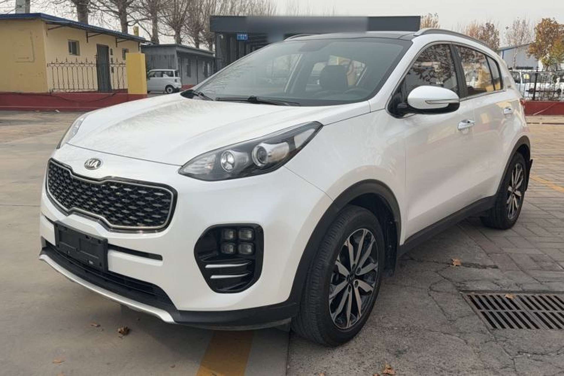 Used Kia KX5 2017 1.6T Automatic Two-Wheel Drive 15th Anniversary Special Edition DLX Front Left 45 Deg