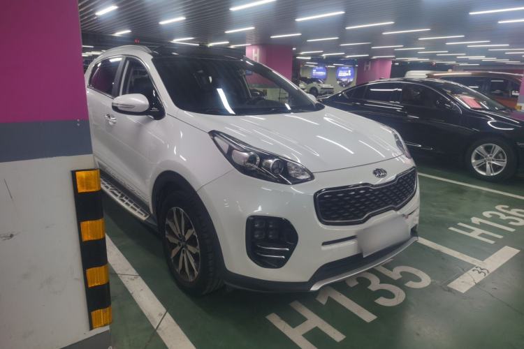Used Kia KX5 2017 1.6T Automatic Two-Wheel Drive 15th Anniversary Special Edition DLX Front Right 45 Deg