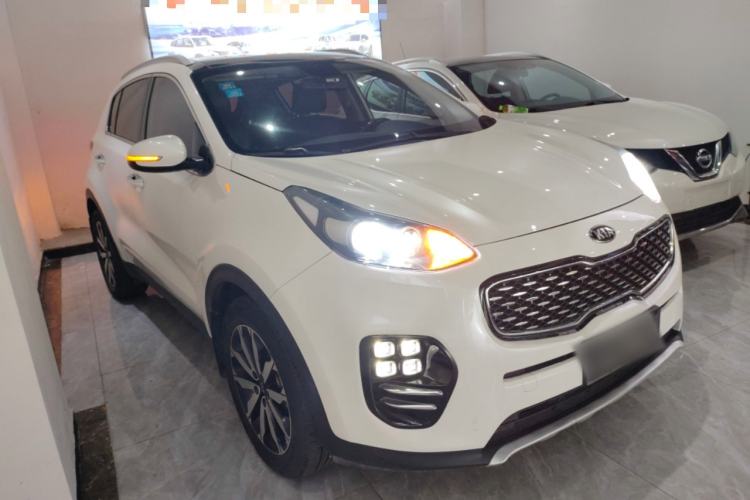 Used Kia KX5 2017 1.6T Automatic Two-Wheel Drive 15th Anniversary Special Edition DLX Front Right 45 Deg