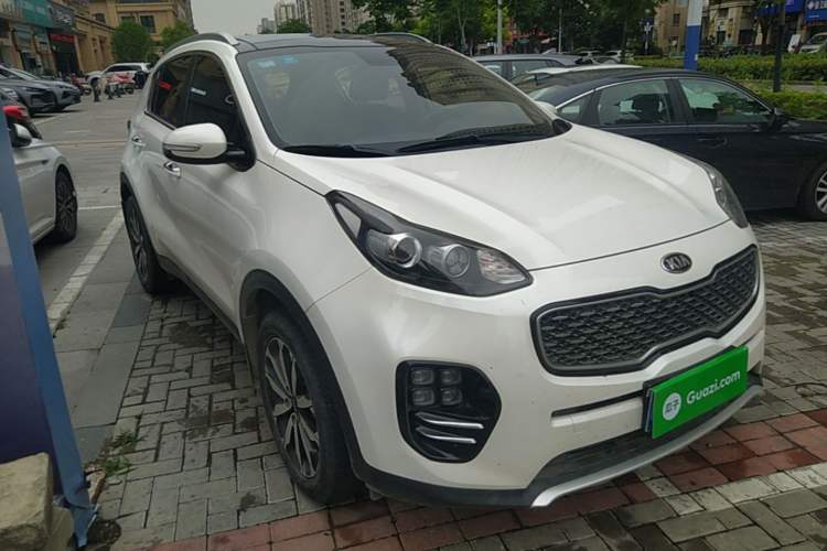 Used Kia KX5 2017 1.6T Automatic Two-Wheel Drive 15th Anniversary Special Edition DLX Front Right 45 Deg