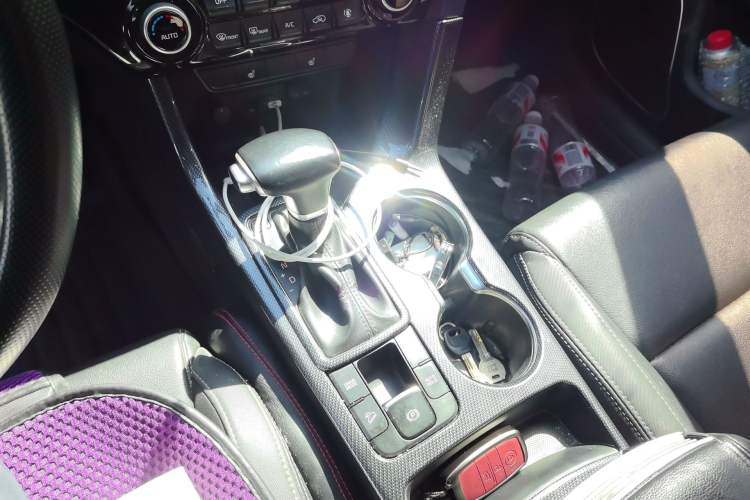 Used Kia KX5 2017 1.6T Automatic Two-Wheel Drive 15th Anniversary Special Edition DLX Gear Lever