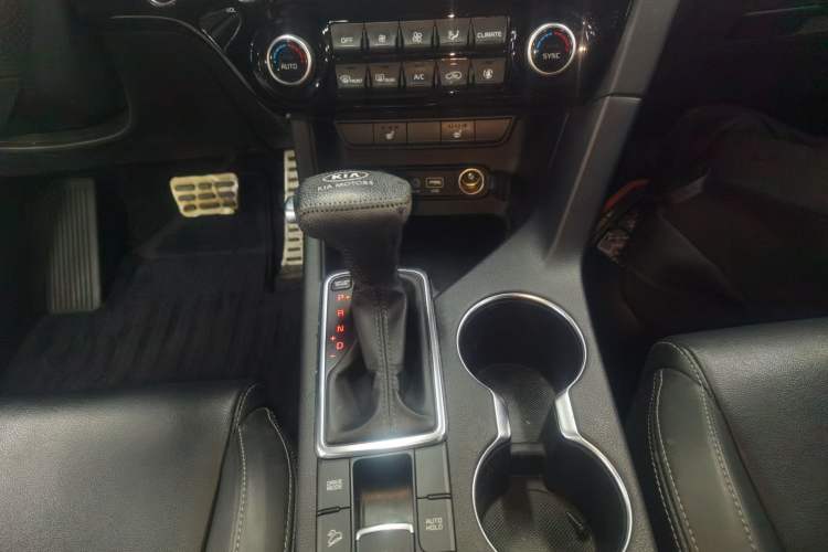 Used Kia KX5 2017 1.6T Automatic Two-Wheel Drive 15th Anniversary Special Edition DLX Gear Lever