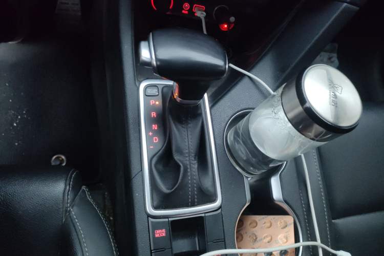 Used Kia KX5 2017 1.6T Automatic Two-Wheel Drive 15th Anniversary Special Edition DLX Gear Lever