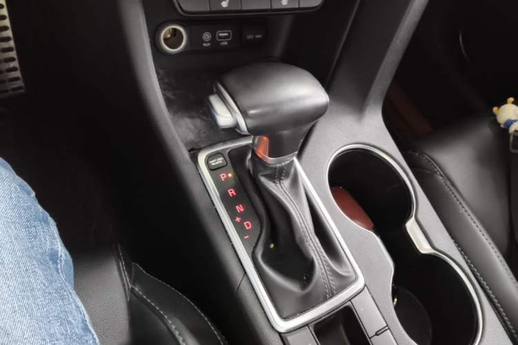 Used Kia KX5 2017 1.6T Automatic Two-Wheel Drive 15th Anniversary Special Edition DLX Gear Lever