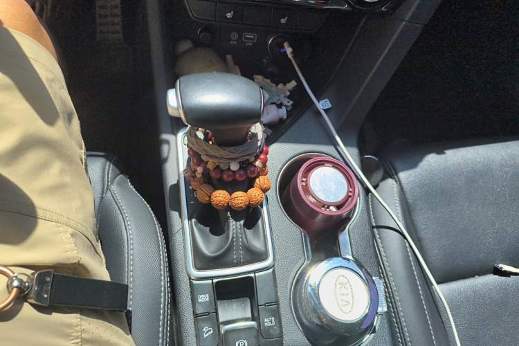 Used Kia KX5 2017 1.6T Automatic Two-Wheel Drive 15th Anniversary Special Edition DLX Gear Lever