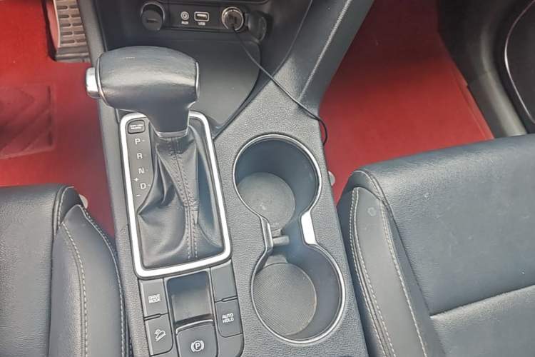 Used Kia KX5 2017 1.6T Automatic Two-Wheel Drive 15th Anniversary Special Edition DLX Gear Lever
