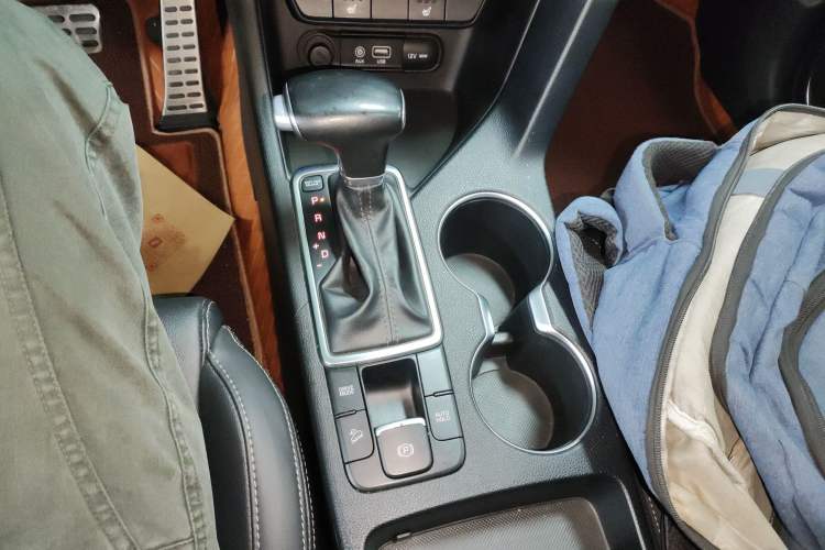 Used Kia KX5 2017 1.6T Automatic Two-Wheel Drive 15th Anniversary Special Edition DLX Gear Lever