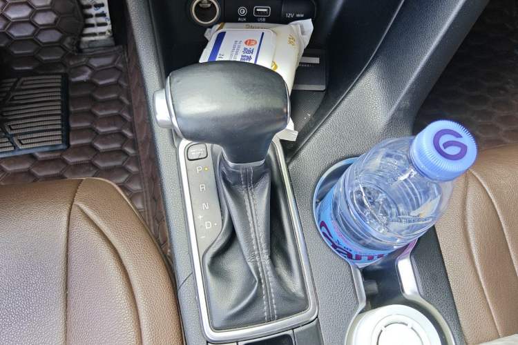 Used Kia KX5 2017 1.6T Automatic Two-Wheel Drive 15th Anniversary Special Edition DLX Gear Lever
