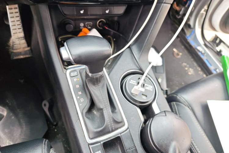 Used Kia KX5 2017 1.6T Automatic Two-Wheel Drive 15th Anniversary Special Edition DLX Gear Lever