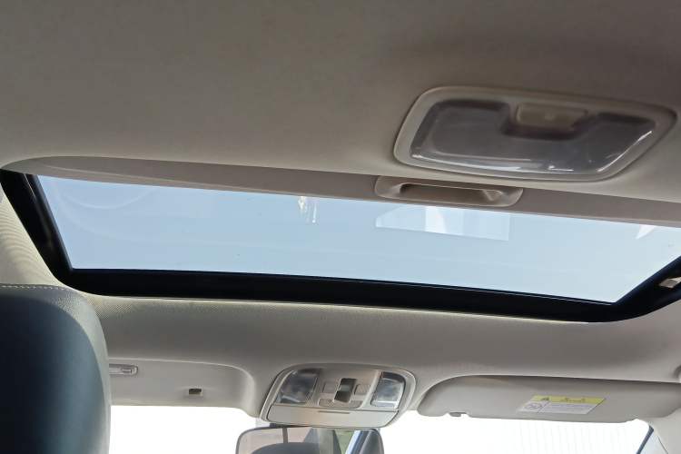 Used Kia KX5 2017 1.6T Automatic Two-Wheel Drive 15th Anniversary Special Edition DLX Headliner