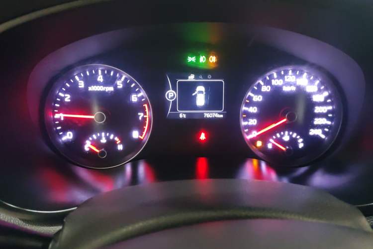 Used Kia KX5 2017 1.6T Automatic Two-Wheel Drive 15th Anniversary Special Edition DLX Instrument Cluster