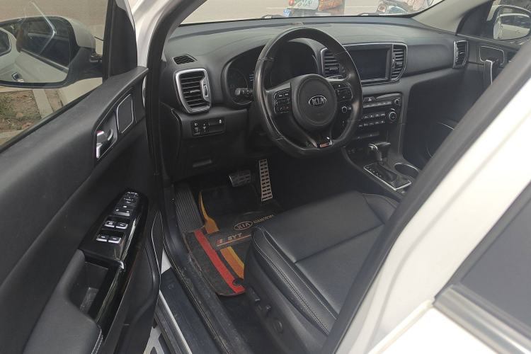 Used Kia KX5 2017 1.6T Automatic Two-Wheel Drive 15th Anniversary Special Edition DLX Interior 2