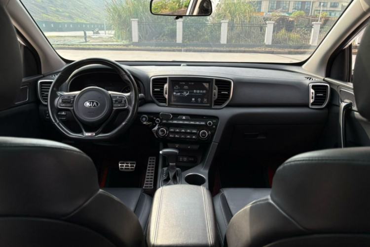 Used Kia KX5 2017 1.6T Automatic Two-Wheel Drive 15th Anniversary Special Edition DLX Interior 2