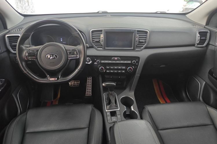 Used Kia KX5 2017 1.6T Automatic Two-Wheel Drive 15th Anniversary Special Edition DLX Interior 3