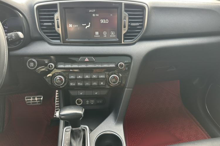 Used Kia KX5 2017 1.6T Automatic Two-Wheel Drive 15th Anniversary Special Edition DLX Interior 3
