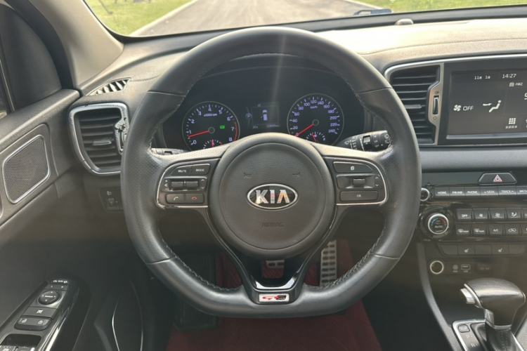 Used Kia KX5 2017 1.6T Automatic Two-Wheel Drive 15th Anniversary Special Edition DLX Interior 7