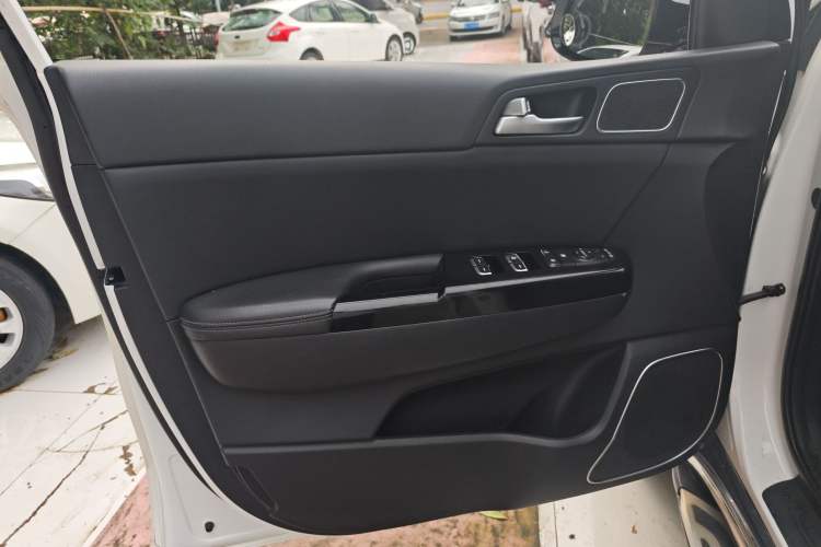 Used Kia KX5 2017 1.6T Automatic Two-Wheel Drive 15th Anniversary Special Edition DLX Left Front Door Interior