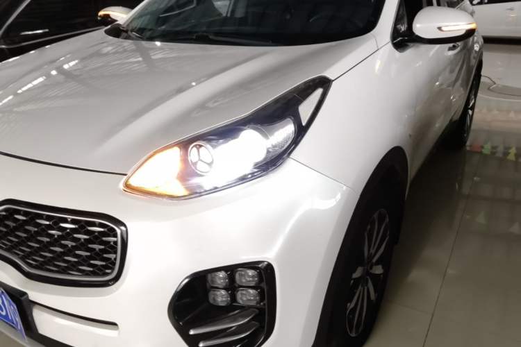 Used Kia KX5 2017 1.6T Automatic Two-Wheel Drive 15th Anniversary Special Edition DLX Left Front Headlight