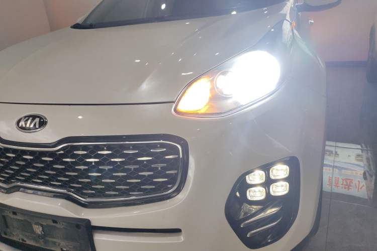 Used Kia KX5 2017 1.6T Automatic Two-Wheel Drive 15th Anniversary Special Edition DLX Left Front Headlight
