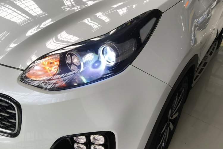 Used Kia KX5 2017 1.6T Automatic Two-Wheel Drive 15th Anniversary Special Edition DLX Left Front Headlight