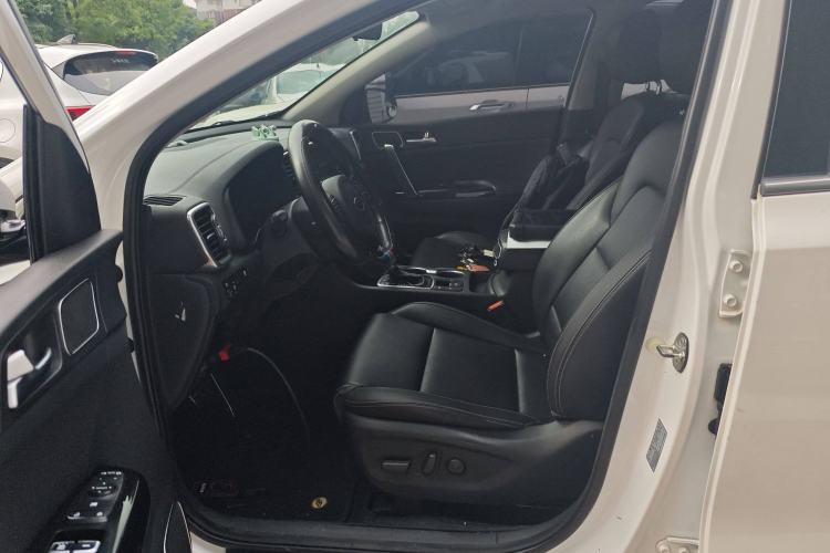 Used Kia KX5 2017 1.6T Automatic Two-Wheel Drive 15th Anniversary Special Edition DLX Left Front Seat