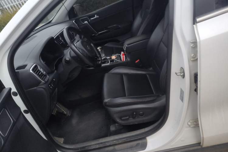 Used Kia KX5 2017 1.6T Automatic Two-Wheel Drive 15th Anniversary Special Edition DLX Left Front Seat