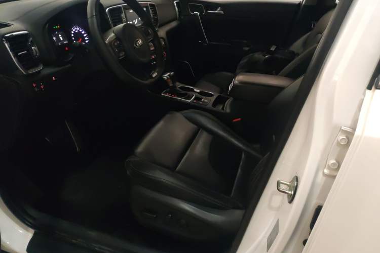 Used Kia KX5 2017 1.6T Automatic Two-Wheel Drive 15th Anniversary Special Edition DLX Left Front Seat
