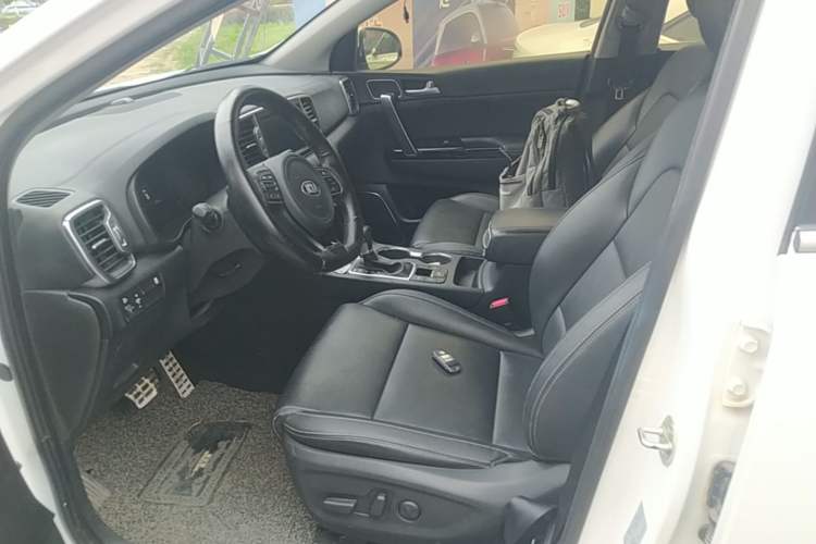 Used Kia KX5 2017 1.6T Automatic Two-Wheel Drive 15th Anniversary Special Edition DLX Left Front Seat