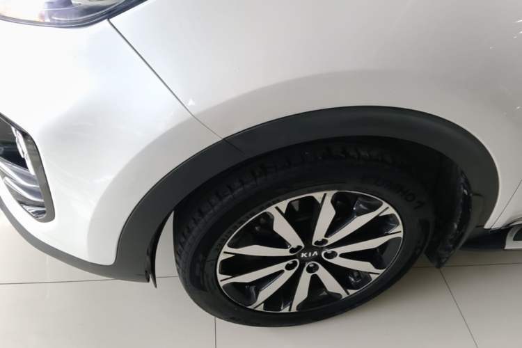 Used Kia KX5 2017 1.6T Automatic Two-Wheel Drive 15th Anniversary Special Edition DLX Left Front Wheel Hub