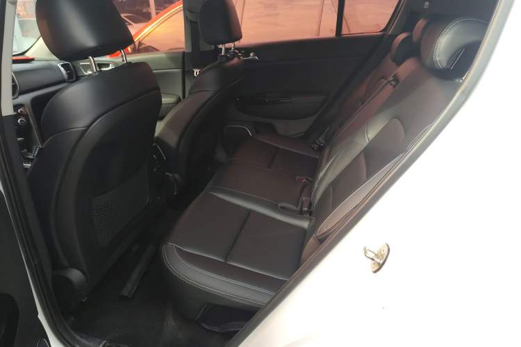 Used Kia KX5 2017 1.6T Automatic Two-Wheel Drive 15th Anniversary Special Edition DLX Left Rear Seat