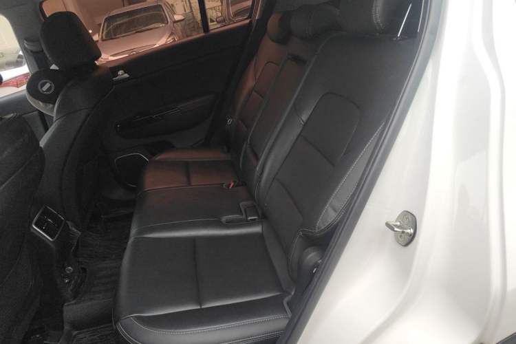 Used Kia KX5 2017 1.6T Automatic Two-Wheel Drive 15th Anniversary Special Edition DLX Left Rear Seat