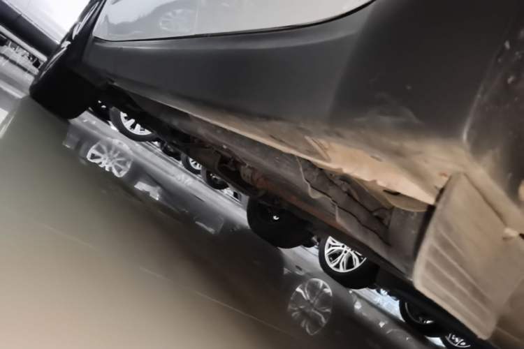 Used Kia KX5 2017 1.6T Automatic Two-Wheel Drive 15th Anniversary Special Edition DLX Left Side Sill
