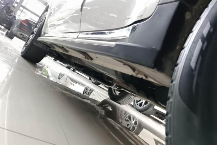 Used Kia KX5 2017 1.6T Automatic Two-Wheel Drive 15th Anniversary Special Edition DLX Left Side Sill