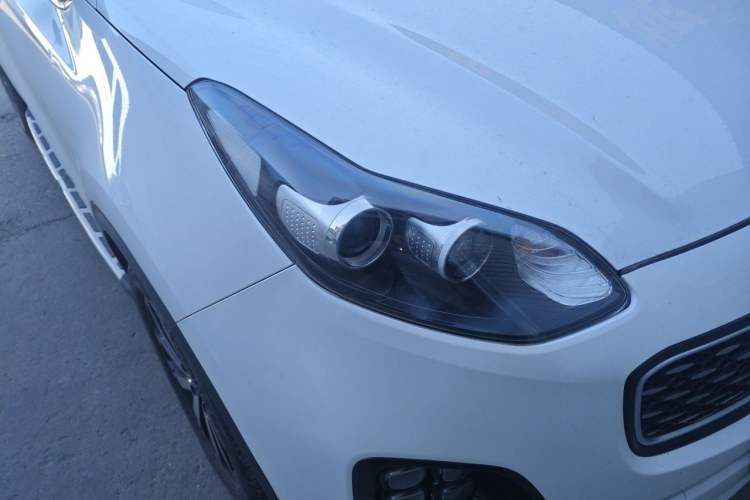 Used Kia KX5 2017 1.6T Automatic Two-Wheel Drive 15th Anniversary Special Edition DLX Right Front Headlight