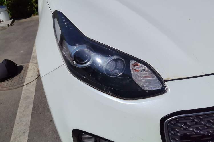 Used Kia KX5 2017 1.6T Automatic Two-Wheel Drive 15th Anniversary Special Edition DLX Right Front Headlight