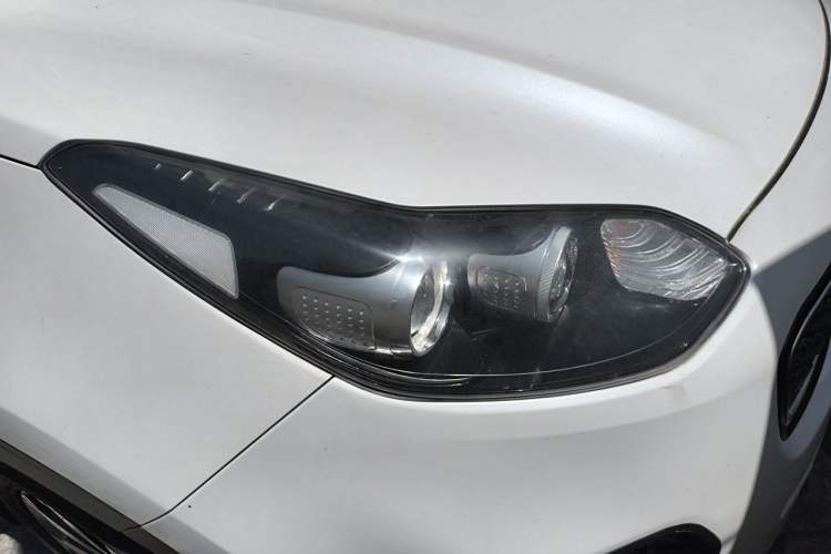 Used Kia KX5 2017 1.6T Automatic Two-Wheel Drive 15th Anniversary Special Edition DLX Right Front Headlight