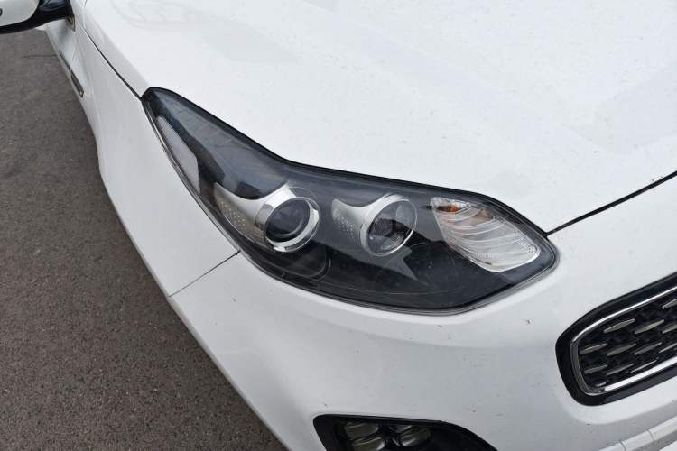 Used Kia KX5 2017 1.6T Automatic Two-Wheel Drive 15th Anniversary Special Edition DLX Right Front Headlight